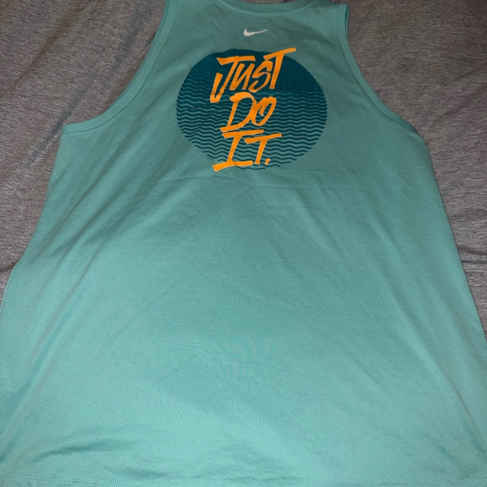 Nike Aqua Tank Top - Picture 3 of 3